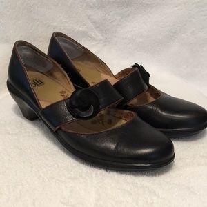 Sofft Black Leather Heel with Rose Strap Size 8.5